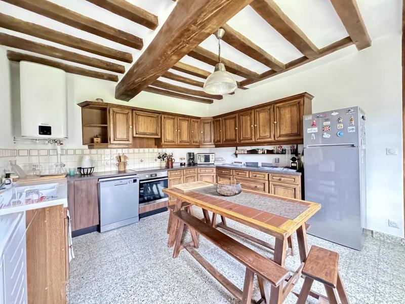 Maison - 230 m² - 9 pièces