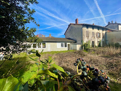 Maison - 307 m² - 7 pièces