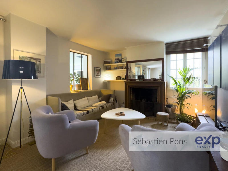 Maison - 269 m² - 9 pièces