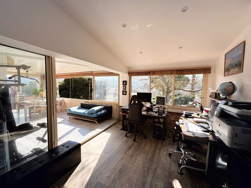 Maison - 208 m² - 7 pièces