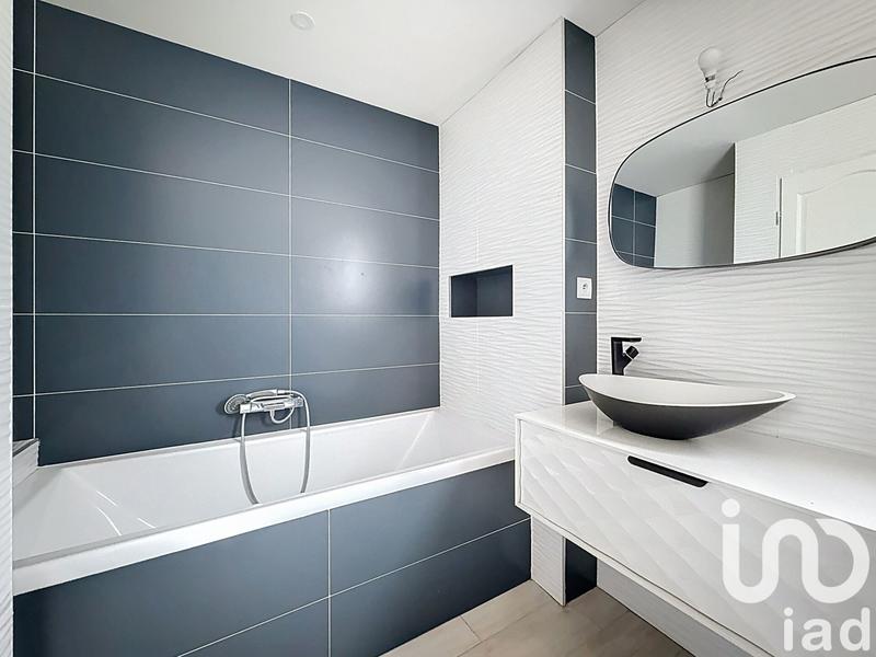 Maison - 92 m² - 5 pièces