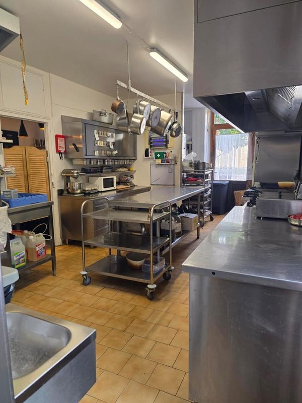 Local commercial - 400 m² - 4 pièces