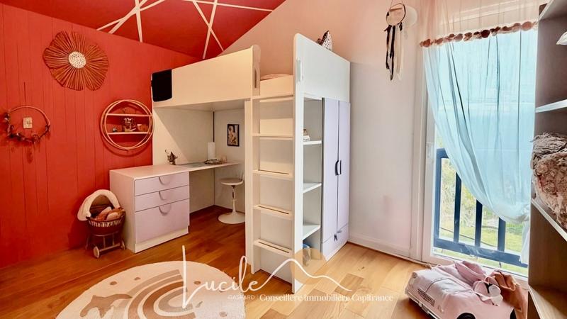 Maison - 162 m² - 9 pièces