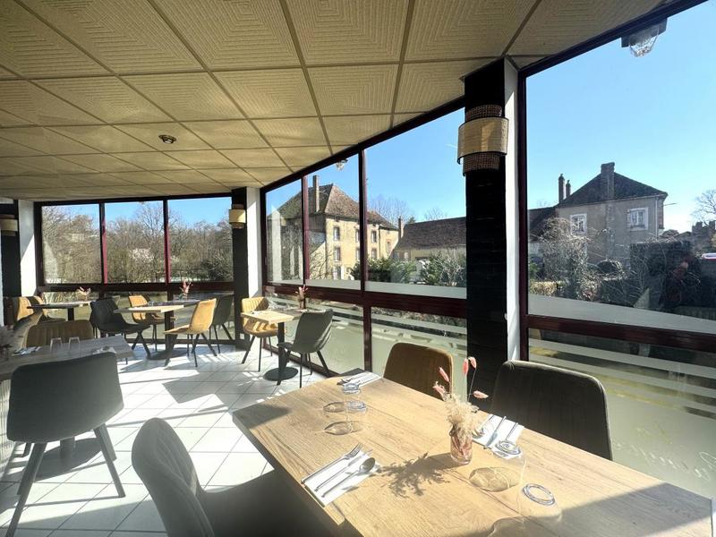 Local commercial - 350 m² - 10 pièces