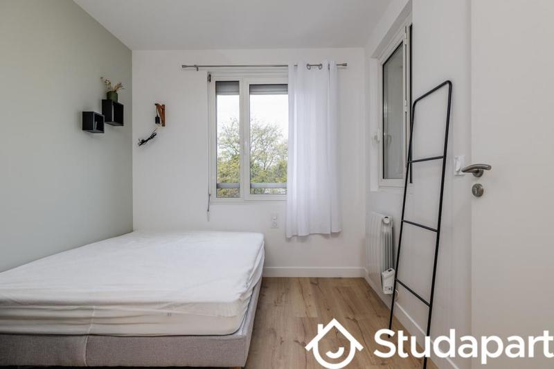 Chambre - 12 m² - 1 pièce