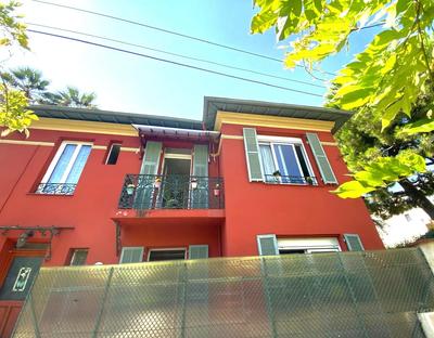 Maison de ville - 134 m² - 8 pièces