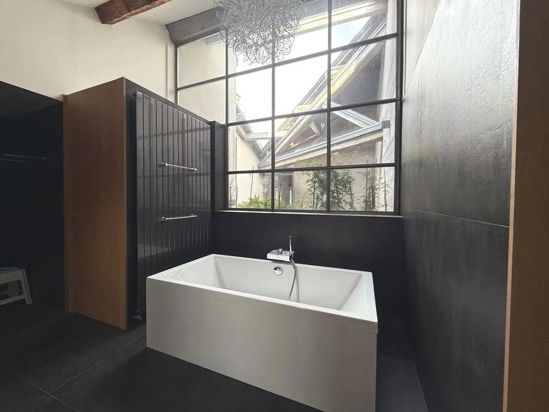 Appartement - 152 m² - 4 pièces