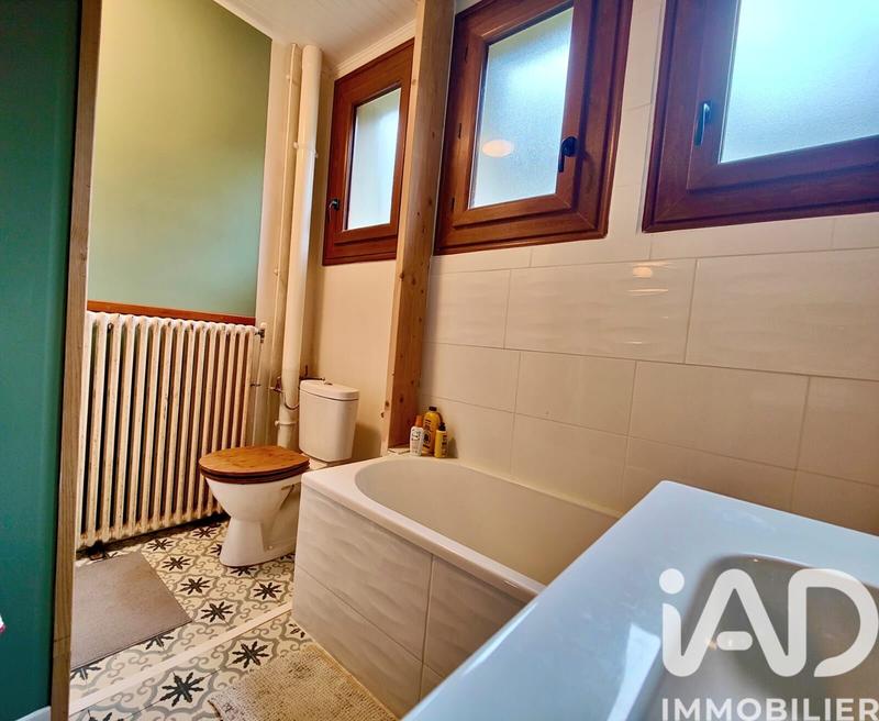 Maison - 231 m² - 11 pièces