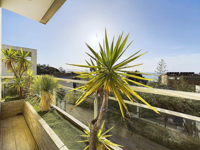 Maison - 270 m² - 11 pièces