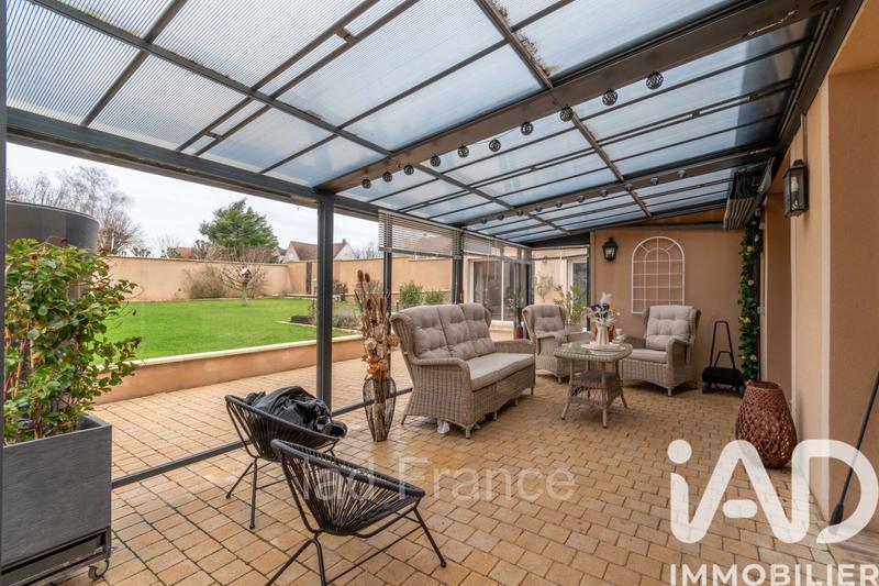 Maison - 203 m² - 10 pièces