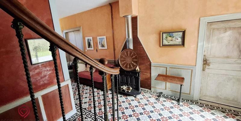 Château - 288 m² - 9 pièces