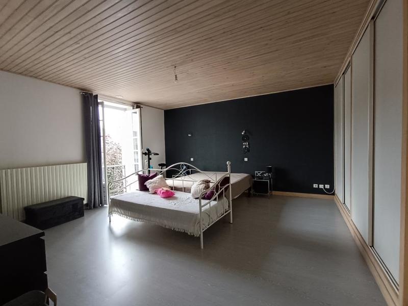 Maison - 180 m² - 5 pièces