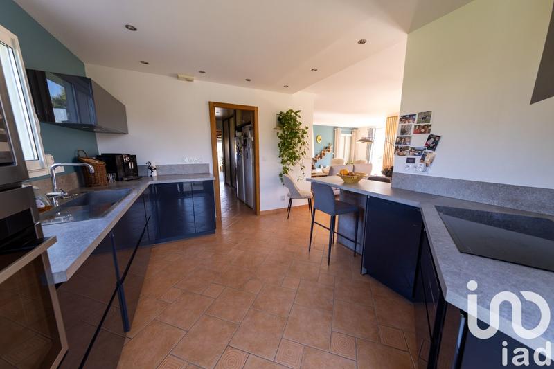 Maison - 244 m² - 9 pièces