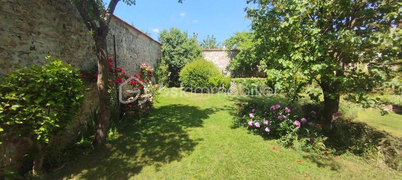 Maison - 210 m² - 8 pièces