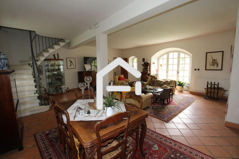 Maison de domaine équestre - 305 m² - 11 pièces