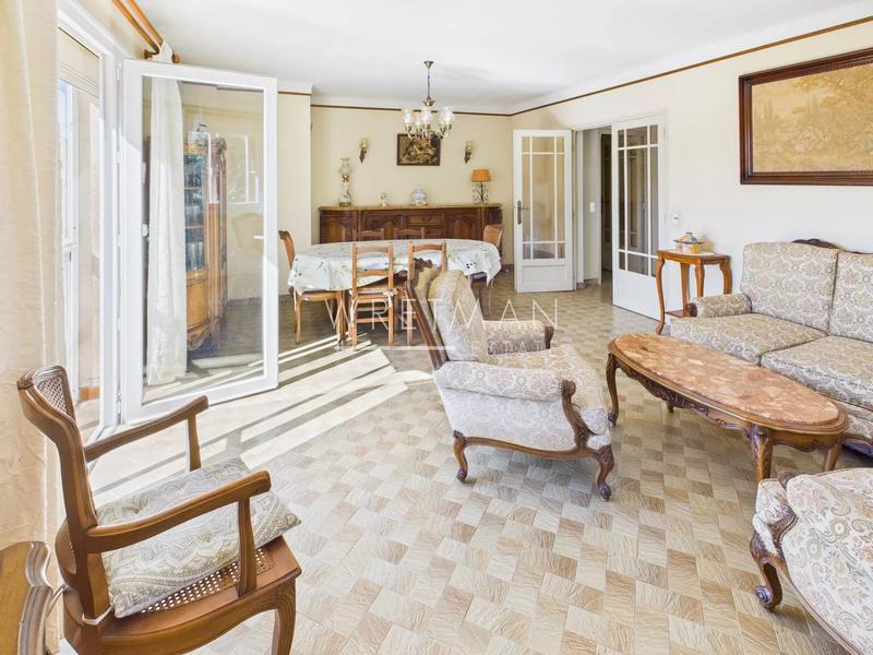 Villa - 192 m² - 8 pièces