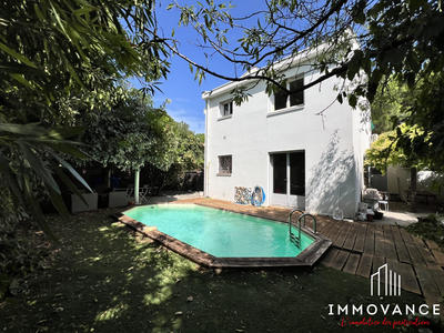 Maison - 179 m² - 7 pièces