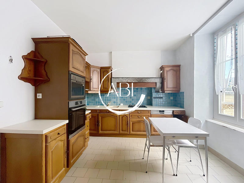 Maison - 200 m² - 11 pièces