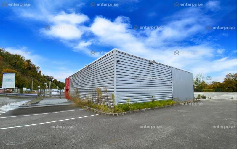 Local d'activité / Entrepôt - 285 m²