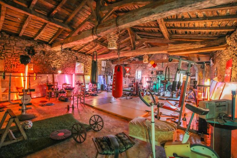 Maison - 500 m² - 18 pièces