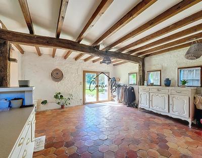 Maison - 260 m² - 5 pièces