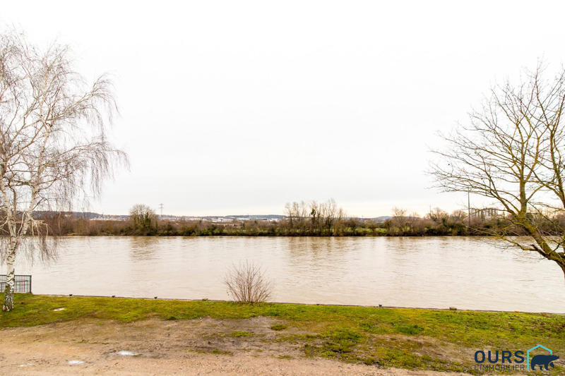 Local d'activités - 3 383 m²