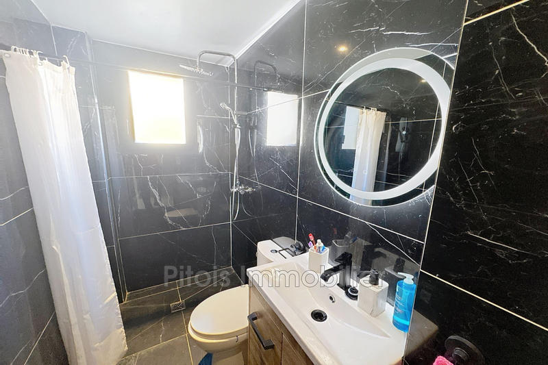 Maison - 207 m² - 10 pièces