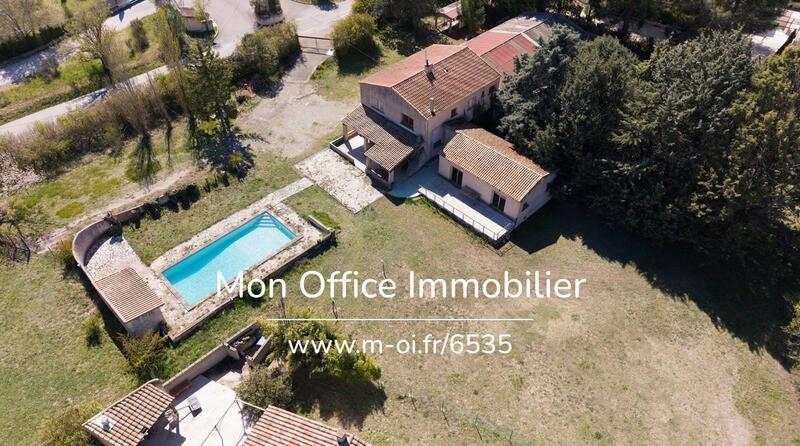 Maison - 186 m² - 5 pièces