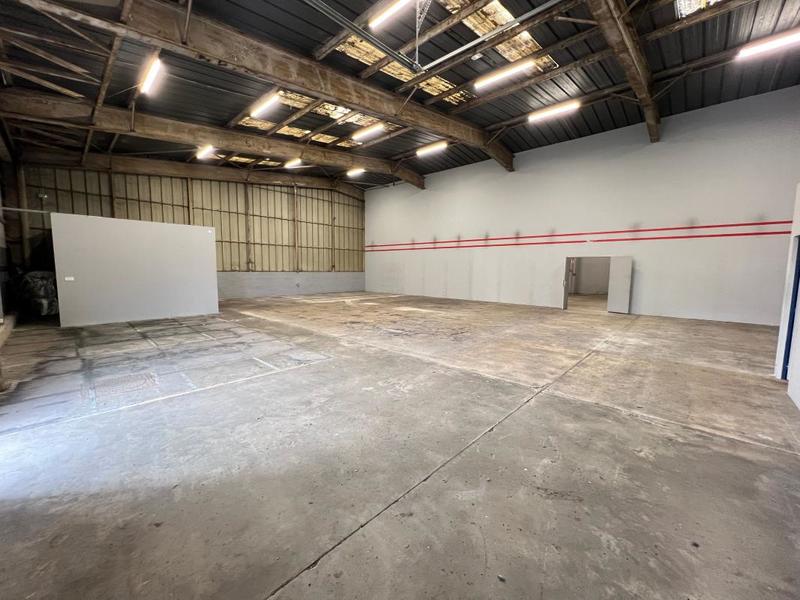 Entrepôt - 450 m²