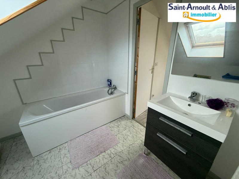 Maison - 95 m² - 5 pièces