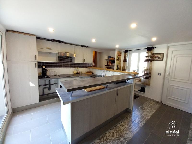 Maison - 166 m² - 8 pièces