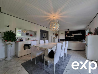 Maison traditionnelle - 200 m² - 7 pièces