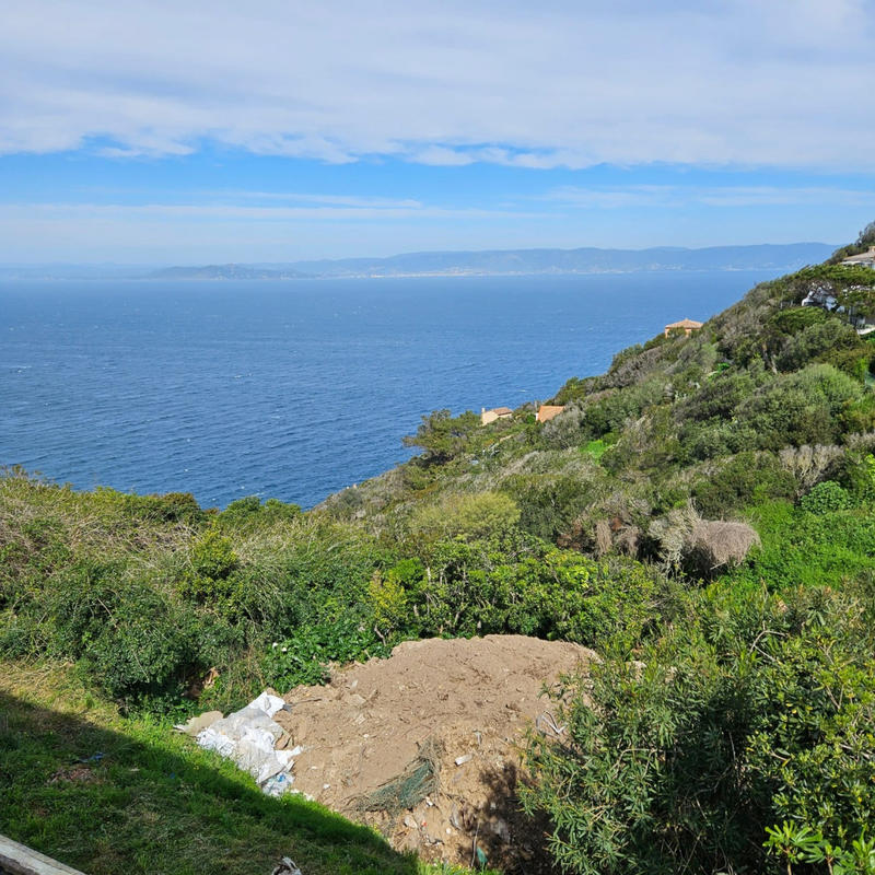 Maison - 210 m² - 7 pièces