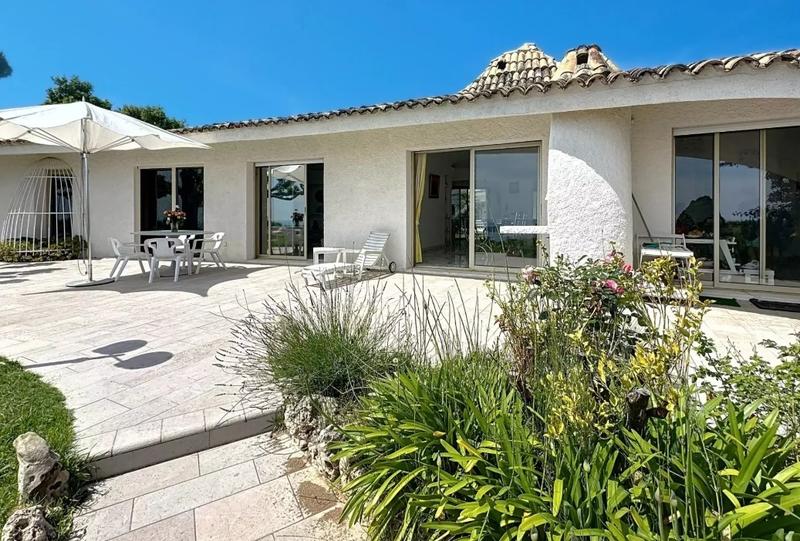 Maison - 490 m² - 10 pièces