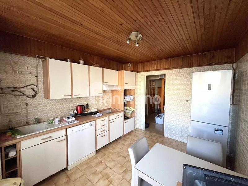 Appartement - 90 m² - 5 pièces