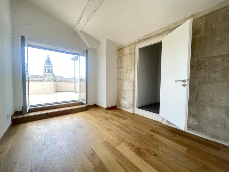 Appartement - 95 m² - 4 pièces
