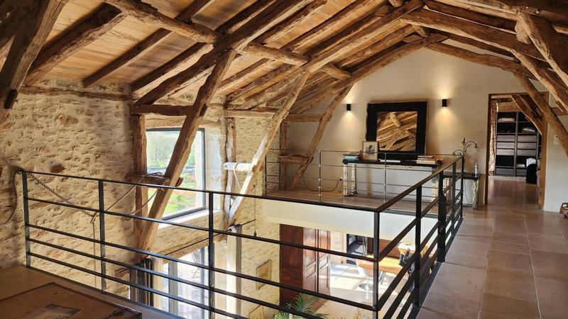 Maison - 260 m² - 6 pièces