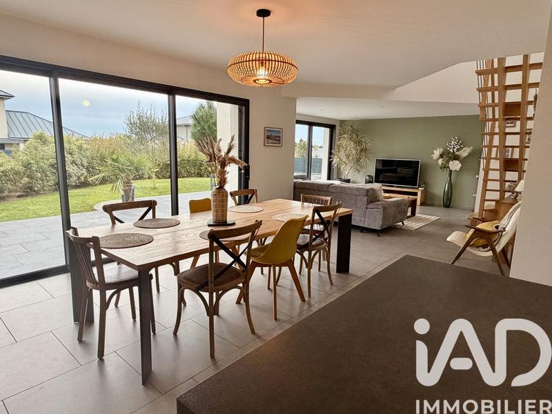 Maison - 143 m² - 6 pièces