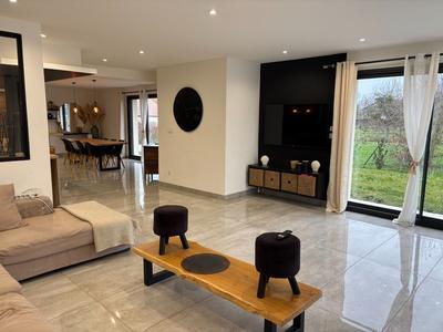 Maison - 169 m² - 6 pièces