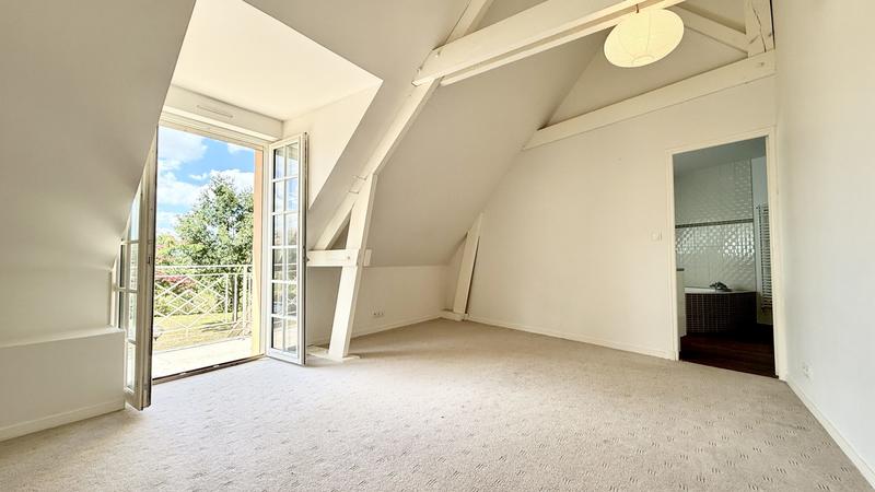 Maison - 244 m² - 6 pièces