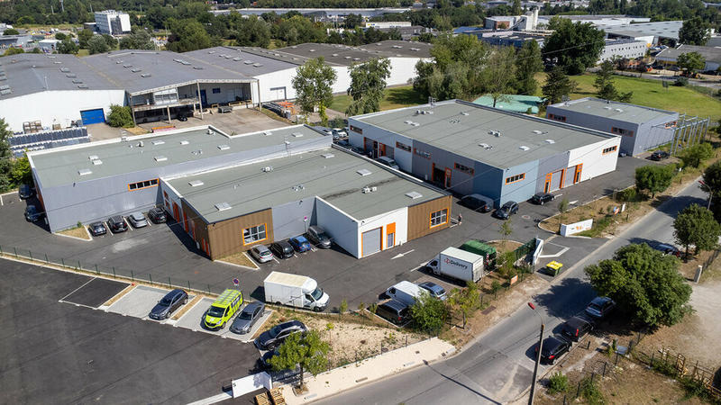Local d'activité / Entrepôt - 410 m²