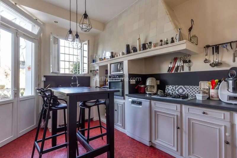 Maison - 954 m² - 10 pièces