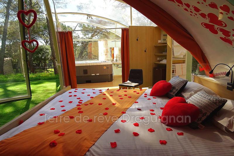 Propriété - 288 m² - 14 pièces