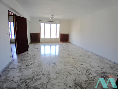 Appartement - 93 m² - 3 pièces