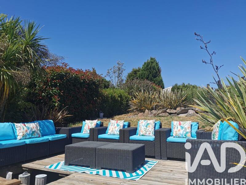 Maison - 220 m² - 5 pièces