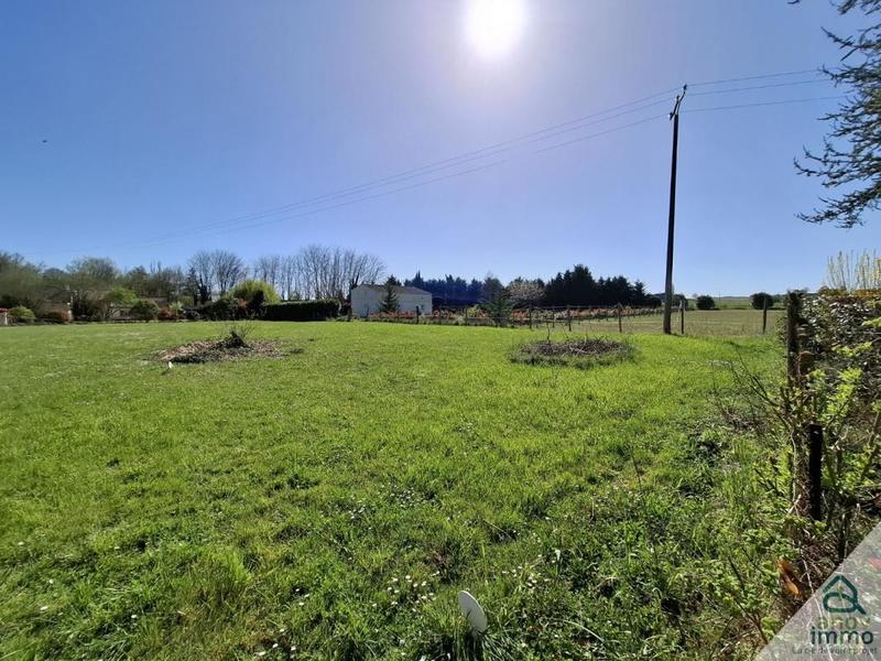 Terrain constructible - 900 m²