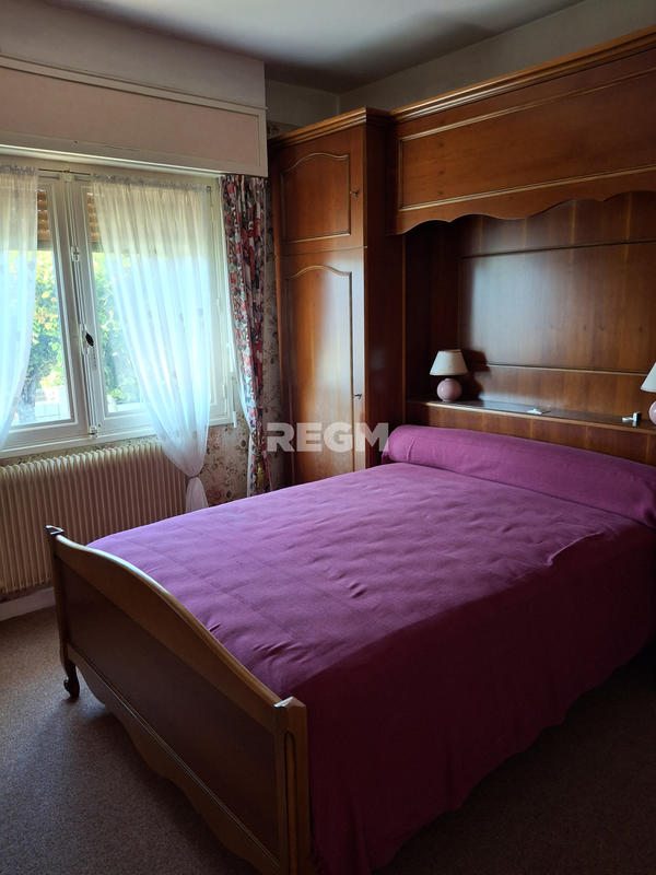 Maison - 180 m² - 8 pièces