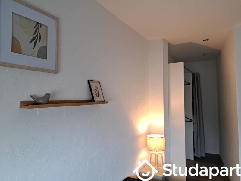 Chambre - 10 m² - 1 pièce