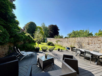 Maison - 235 m² - 10 pièces