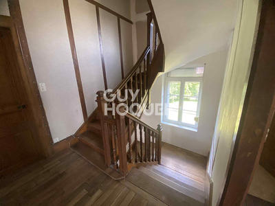 Maison - 240 m² - 12 pièces